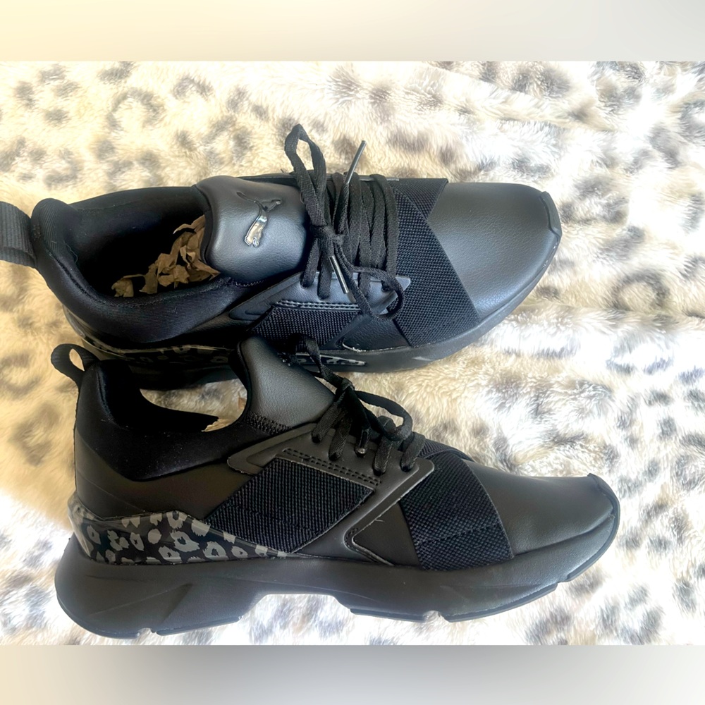 PUMA — Black leopard sneakers